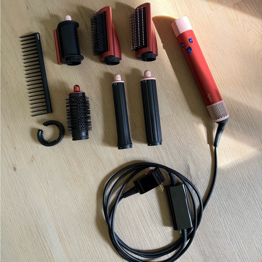 DYSON LE Airwrap Complete Long Multi-Styler in ‘Strawberry Bronze + Blush Pink’